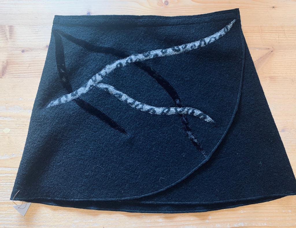 Wickelrock/Hüftwärmer in schwarz/grau mit Samtdetail