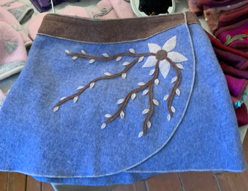 Wickelrock in babyblau mit Blume