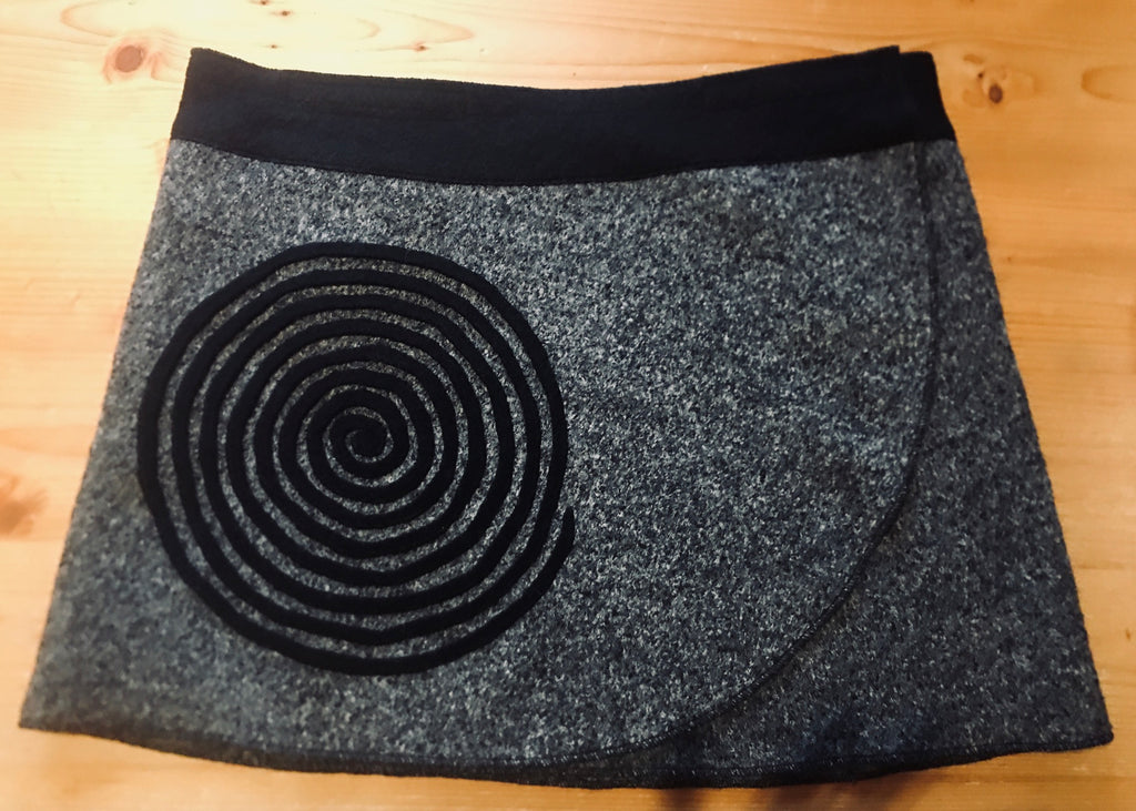 Wickelrock mit Spirale in grau melliert