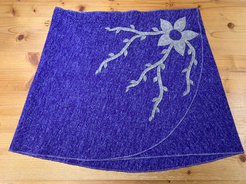 Wickelrock/Hüftwärmer in lila mit Blume